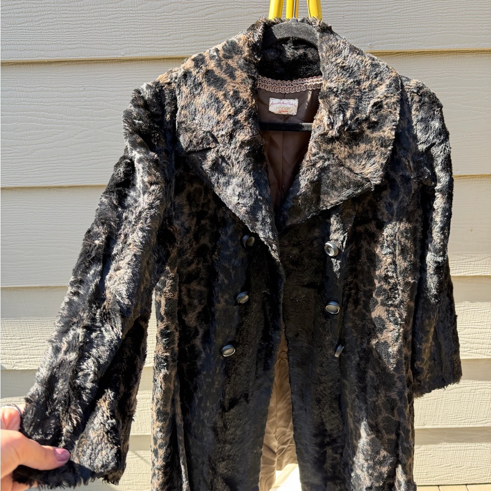 Elegant Black Leopard Print Women's Coat - Picture 10 of 12